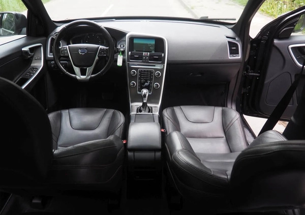 Volvo XC 60 cena 59900 przebieg: 237400, rok produkcji 2015 z Sanok małe 742